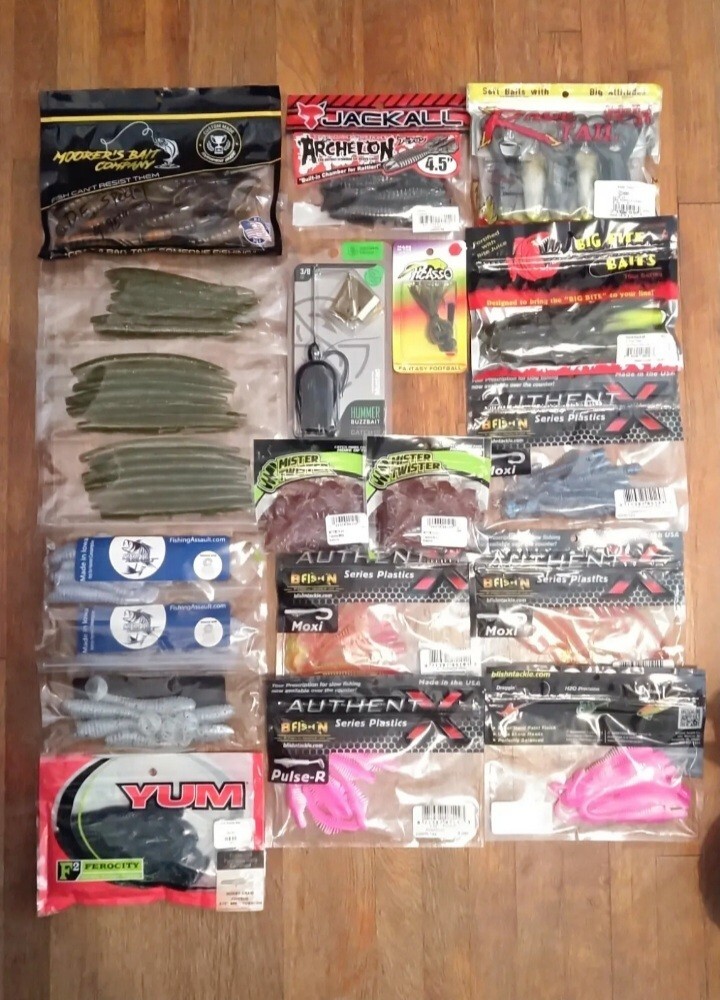 20 Bass Fishing Lures Lot Soft Plastics Jigs Buzzbait Googan Squad Jackall Senko - Image 1