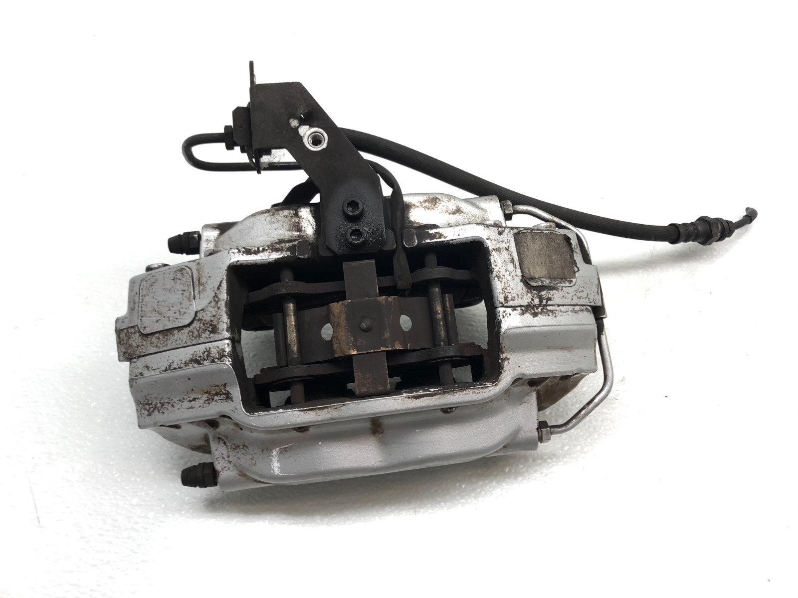 2014-2020 MASERATI GHIBLI S LEFT DRIVER REAR BRAKE CALIPER BREMBO W/ PADS OEM.