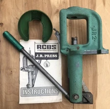 VINTAGE RCBS JR 2 RELOADING PRESS WITH PRIMER CATCHER, PRIMER ARM & INSTRUCTIONS