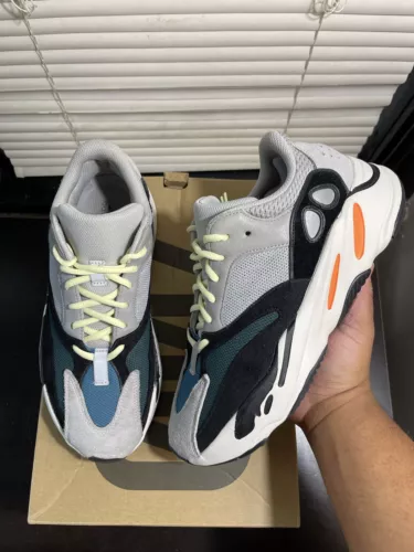 Adidas Yeezy Boost 700 Low Wave Runner Size 10.5 Great Condition