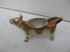 POT A LAIT / SAUCIÈRE FORME DE VACHE EN PORCELAINE