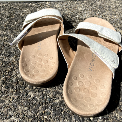 Vionic Randi Sandals Womens Sz 9.5 White Cream Leather Double Strap Flats Costal - Picture 4 of 8