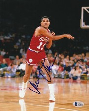 MAURICE CHEEKS Signed Philadelphia SIXERS 8x10 PHOTO with Beckett COA