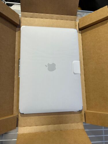 Apple MacBook Pro 13.3" M2 8GB RAM 256GB SSD Space Gray MNER3LL/A -NEW (BRNBOX) - Picture 5 of 10