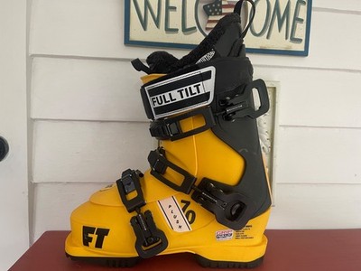 Full Tilt Plush 70 Women's Ski Boots width 102 23/23.5