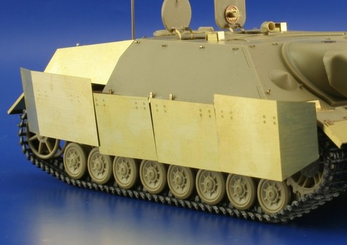 Eduard 1/35 German Army Iv Tank Destroyer L/70 Lang Increased Armor Etching Part - Picture 8 of 10