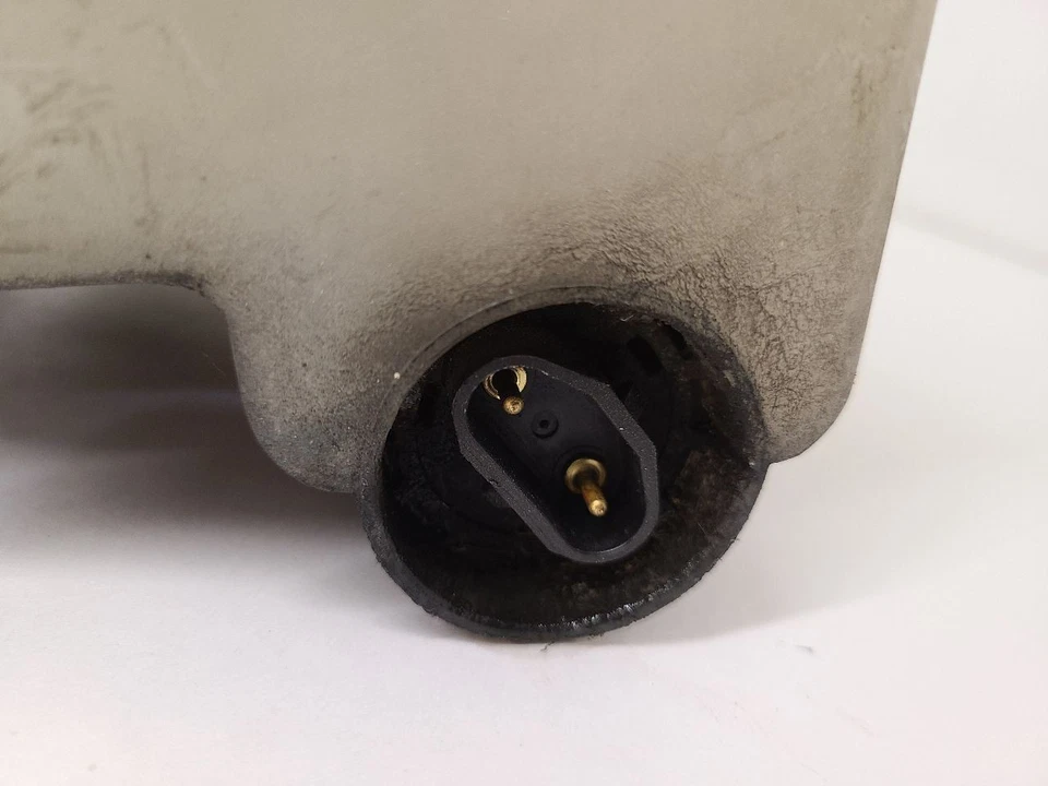 1990 90 FORD F150 Coolant Reservoir Washer Reservoir - Изображение 3 из 4