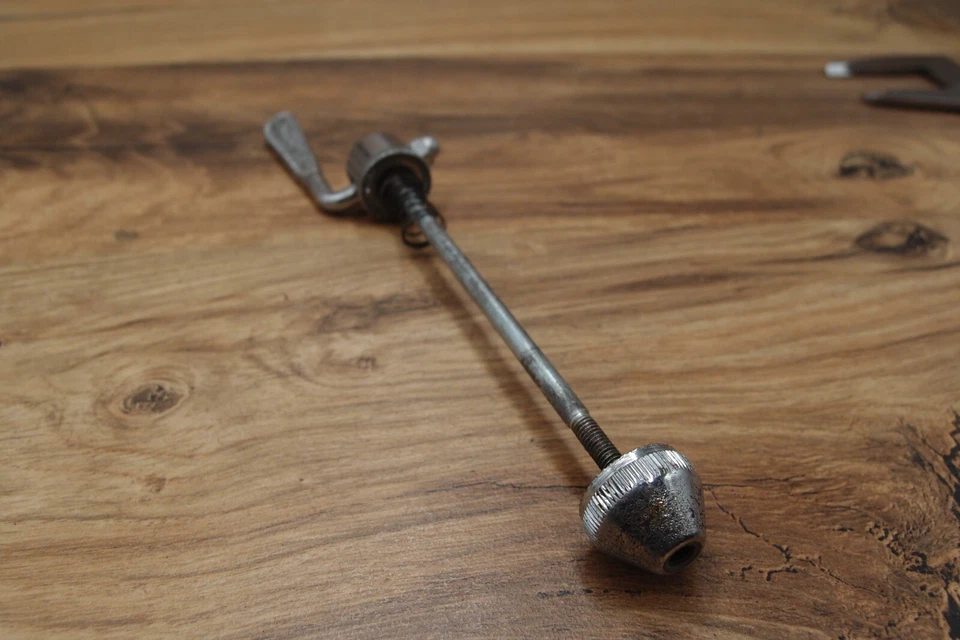 vintage front skewer Shimano made in Japan quick release - Image 2 of 4