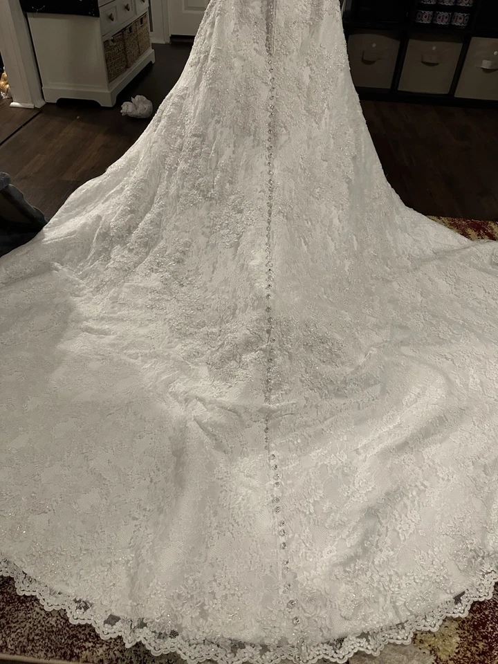 Alfred Angelo Saffire婚纱 — 第 3/4 张图片