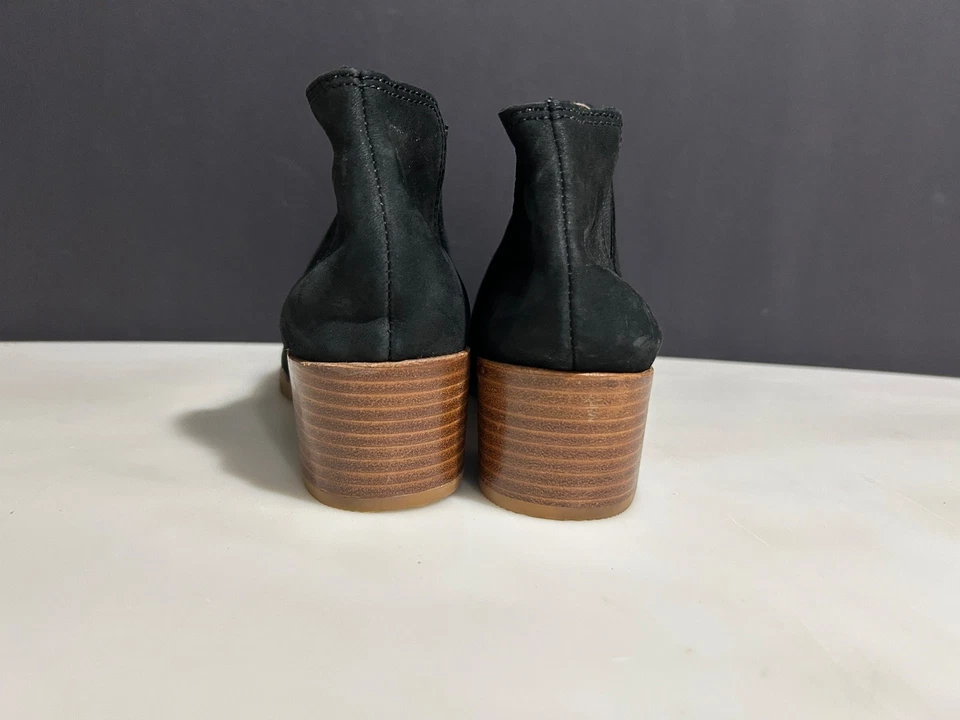 NEW NEVER WORN ALL BLACK 39 or 8.5 US Suede Ankle Boots Rubber natural sole - Image 2 of 4