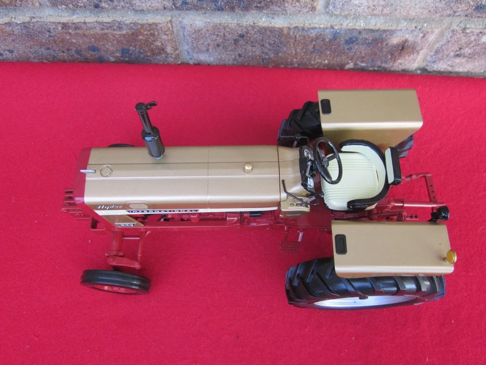 SpecCast IH Farmall 544 Hydro Gold Demonstrator Tractor 1:16 Scale 2011 Toy Show - Image 4 of 4