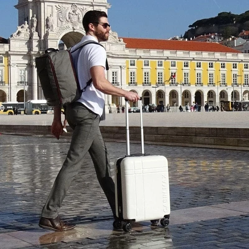 Lightweight 55x40x20cm Cabin Luggage - 40L with ABS Hard Shell Protection - Image 4 of 4