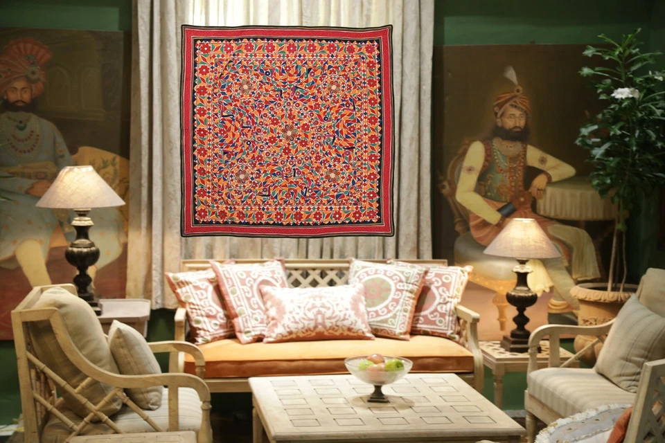 Tapiz vintage bordado Gujrati textil colgante de pared decoración arte 5,4 X 5,4 pies Foto 3 de 4