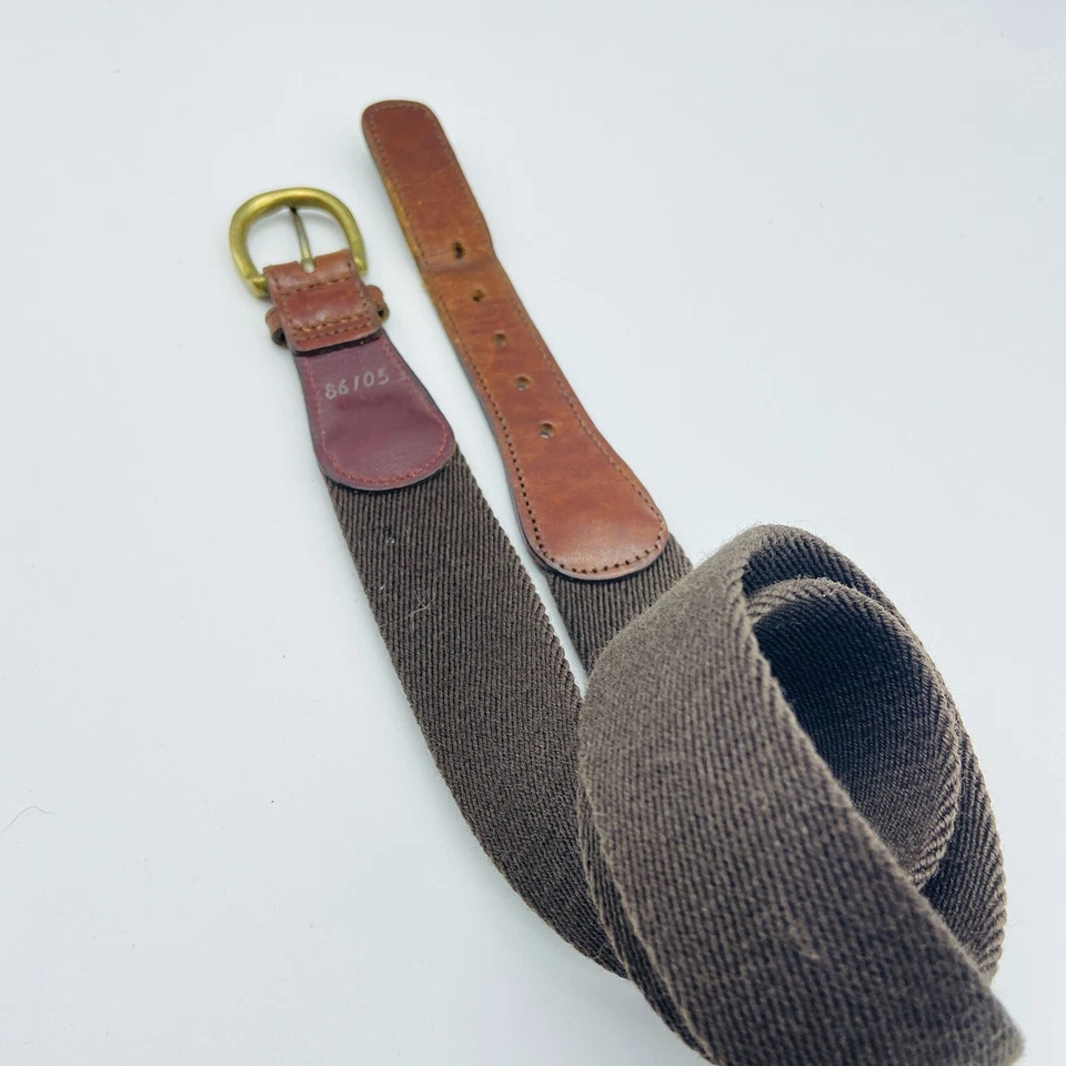 Cinturón de golf Womena Trafalgar de lona con lengüetas de cuero marrón liso hecho en EE. UU. Foto 3 de 4