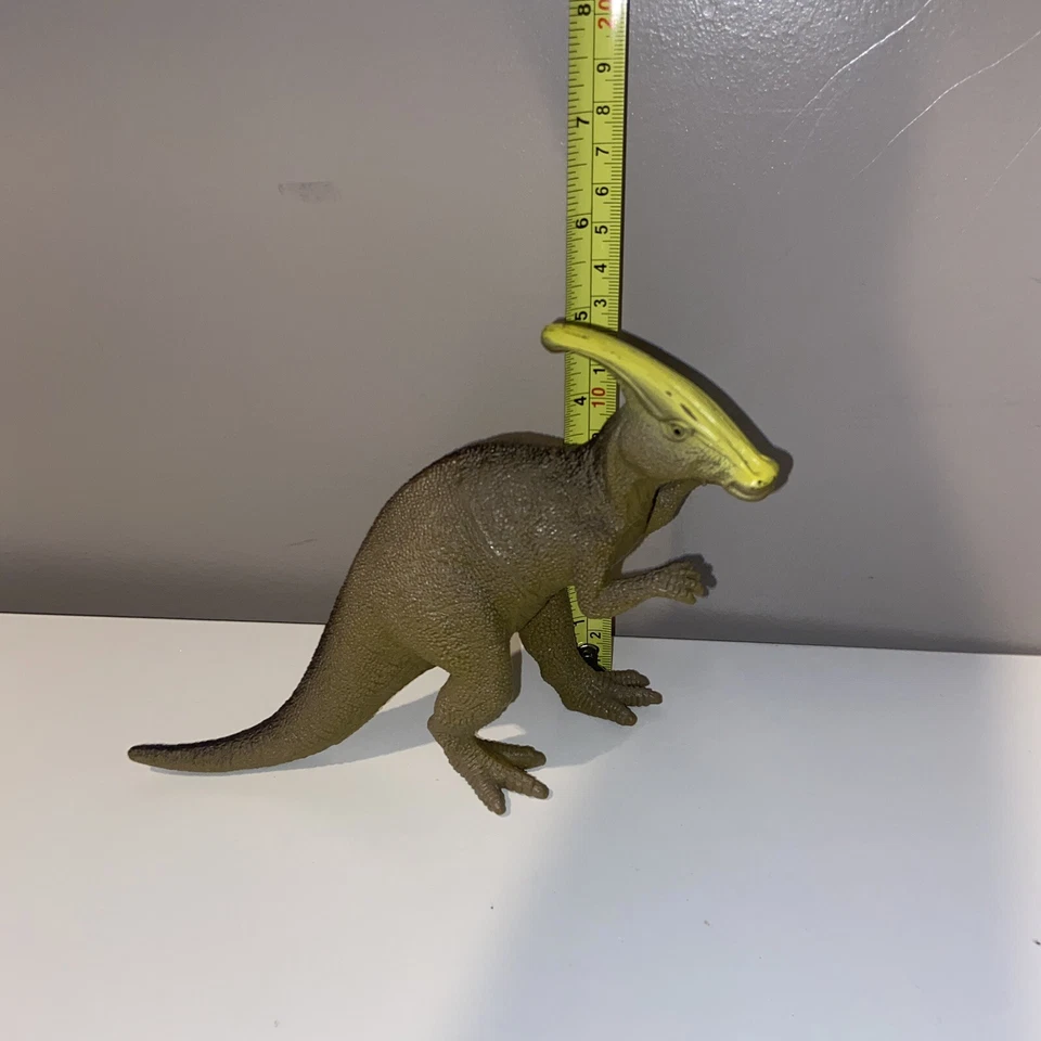 Dinosaurio Parasaurolophus prehistórico de goma suave verde amarillo Foto 4 de 4