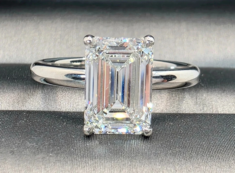 3.00 Ct G VS1 Emerald Cut Lab Grown Diamond Ring 14K White Gold - Image 2 of 4