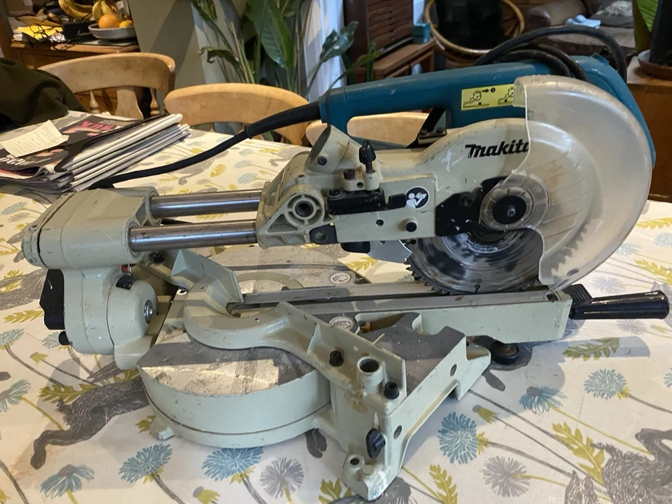 Makita LS0714 Slide Compound Saw. Working. - Image 2 of 4