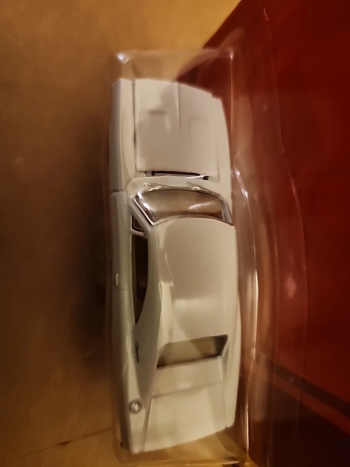 Johnny Lightning 白色汽车、内饰和底部 69 道奇挑战者 R/T — 第 3/4 张图片