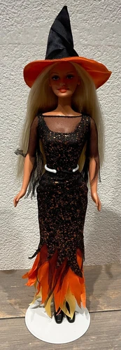 2000 Enchanted Halloween Barbie doll