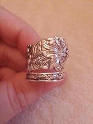 Graviertes Blumenmuster Fingerringe Damen Modeschmuck Eheringe Ring