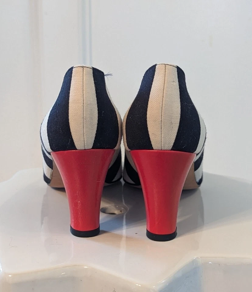 Zapatos de salón vintage Escada a rayas blancas y negras tacón rojo para mujer talla 7,5 tacón de 2,75" Foto 2 de 4