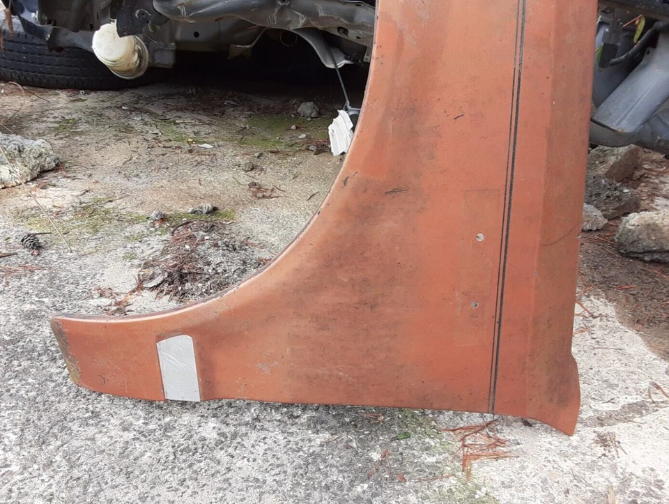 Guardabarros delantero izquierdo lado del conductor Nissan 1985-1986 OEM, 110-53516L Foto 2 de 4