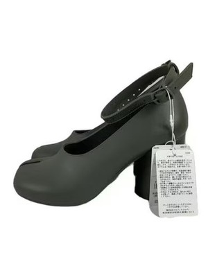 Maison Margiela / Tabi Heel Ballet Flats / Size 35 / Khaki / PVC / S58WL0222