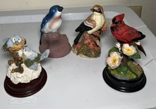Vintage 4 Pc Bird Lot Cardinal Blue Bird Finch 4-1/2” Potpourri Table Decor