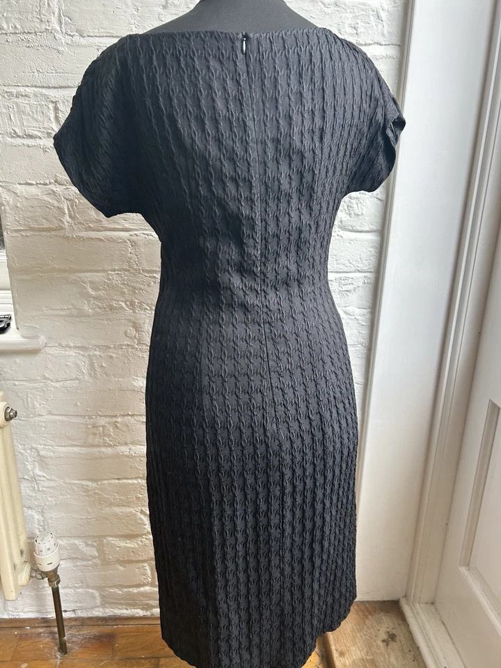 Vestido Moschino barato e chique 'vestido preto pequeno' tamanho 12 - Imagem 4 de 4