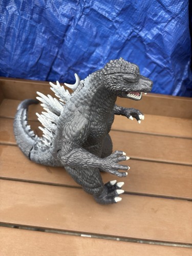 Playmates Godzilla Action Figure 2020 Toho 11” tall 15” long - Picture 3 of 7