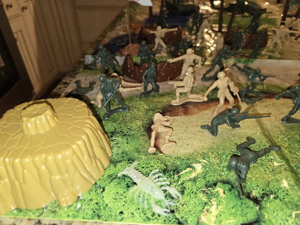 Toys R Us Elite Operations Ultimate Military Playset Army Figures, Tank Aircraft - Image 3 of 4