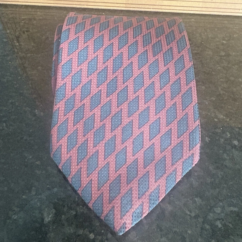 Impresionante Corbata de Cuello Kriziauomo Rosa con Diamantes Azul Marino 100% Seda Hecha en Italia Foto 2 de 4