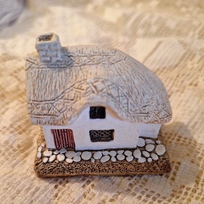 Lilliput Lane Rare Version  1 Woodcutters Cottage Miniature Unboxed Near Mint.21
