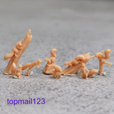 1/64 1/72 1/87 Cute squirrel climbs trees Scene Miniatures Figures For Car Model