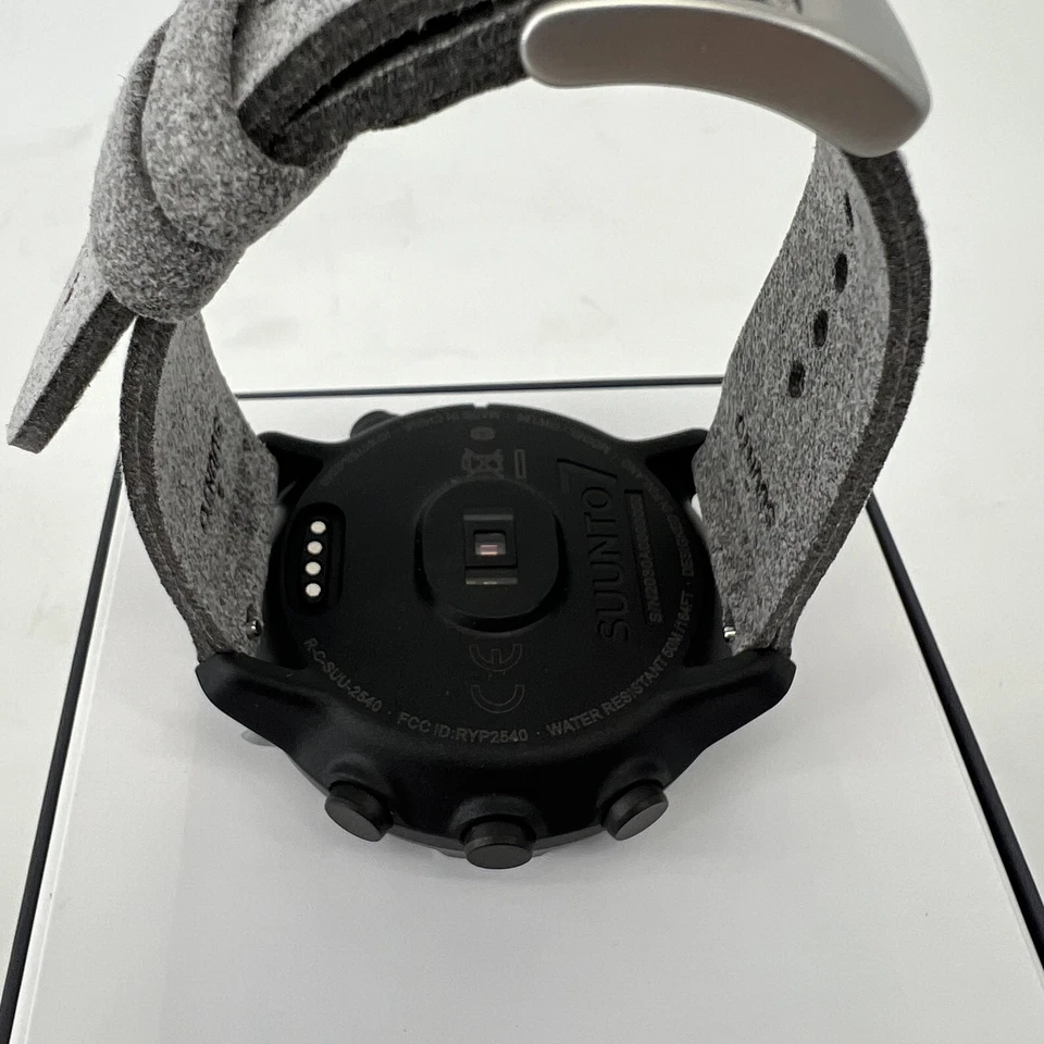 SUUNTO 7 GPS Sports Smart Watch Graphite Silver - Image 4 of 4