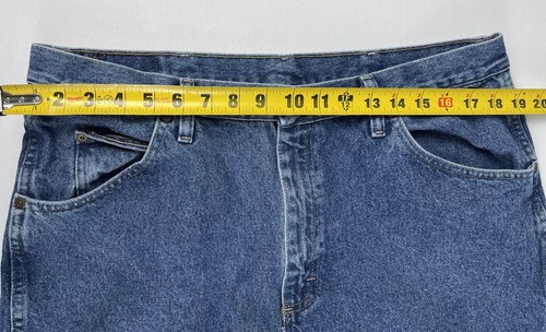 Wrangler Mens Size 38 X 30 Regular Fit Medium Wash Heavy Denim Work Casual - Picture 9 of 12