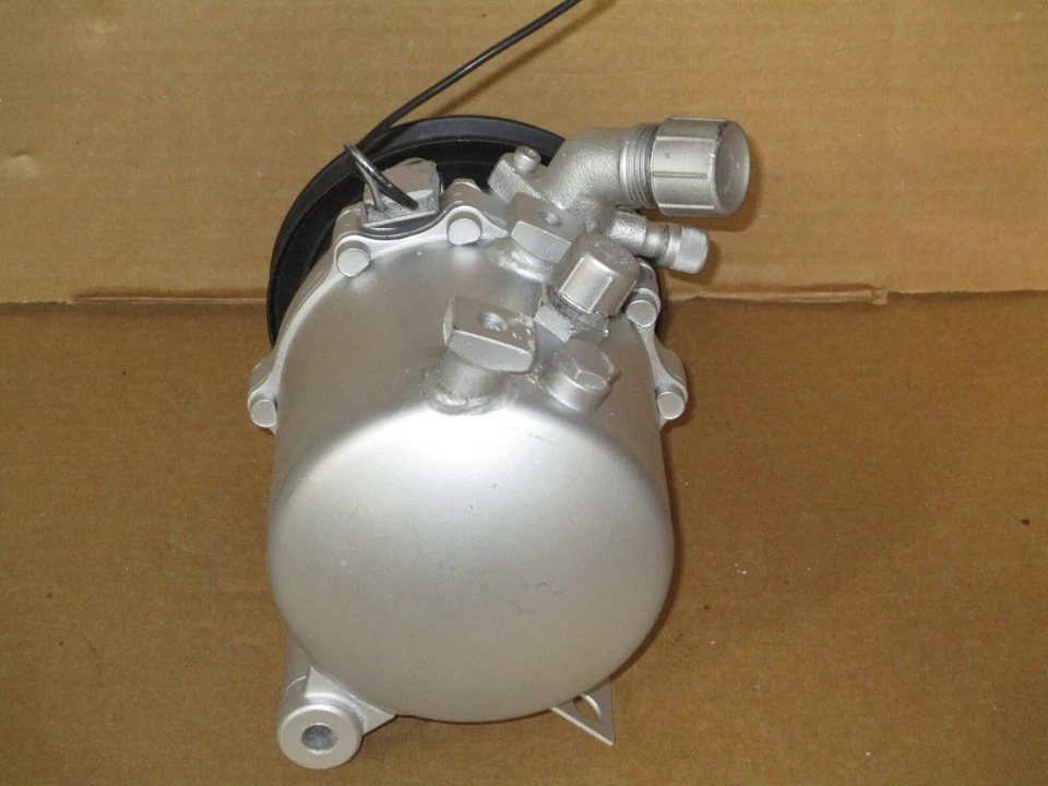 COMPRESOR DE AIRE ACONDICIONADO PARA BMW 82-84 528E, 533I, 633CSI, 733I Y OTROS Foto 4 de 4