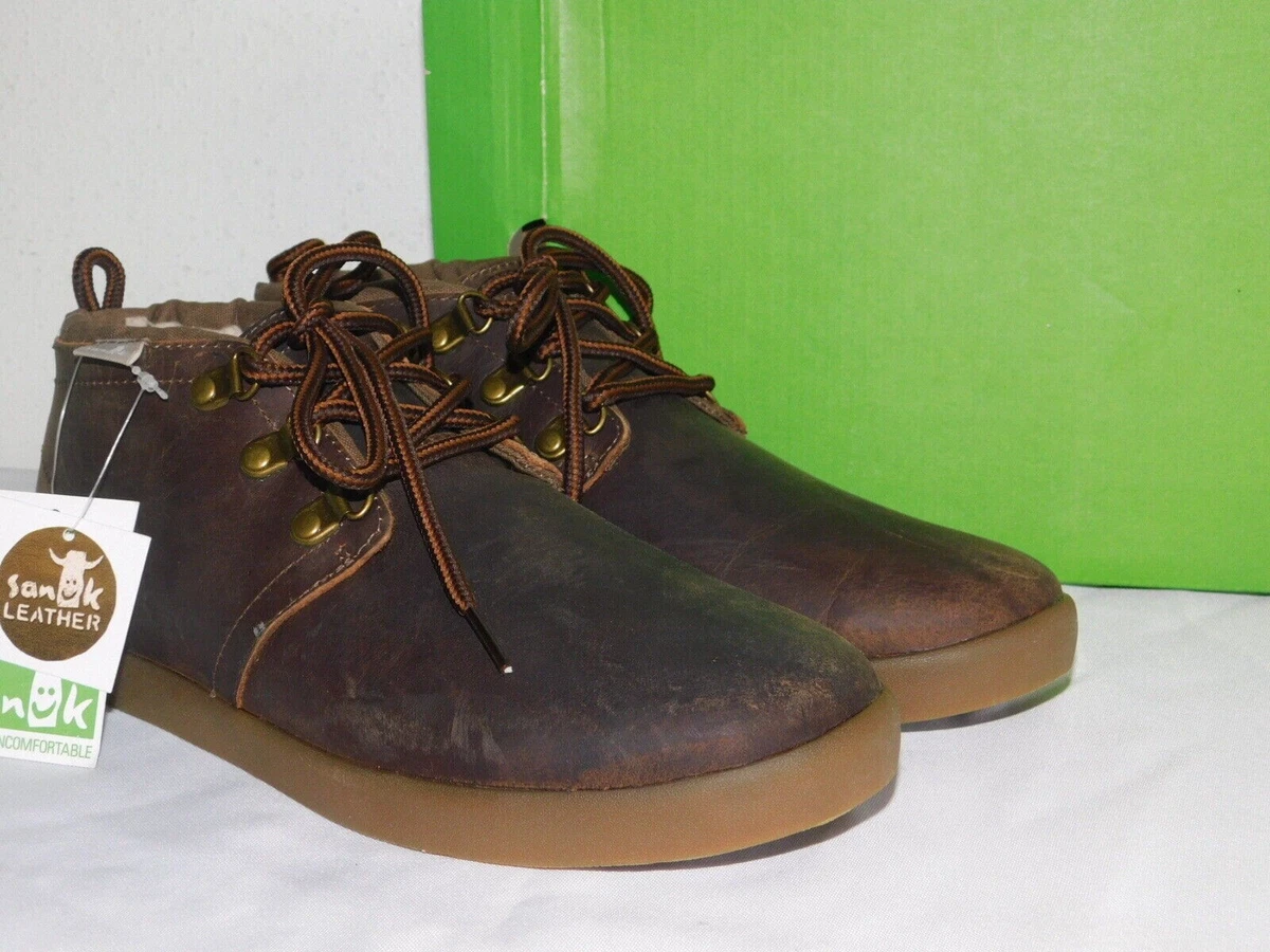 Sanuk chukka top