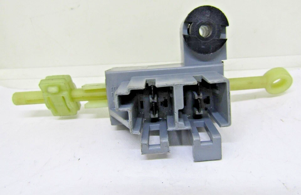 SW-2497 MOTORCRAFT EMBRAGUE PEDAL ARRANQUE INTERRUPTOR SEGURIDAD 94 04 MUSTANG Foto 3 de 4