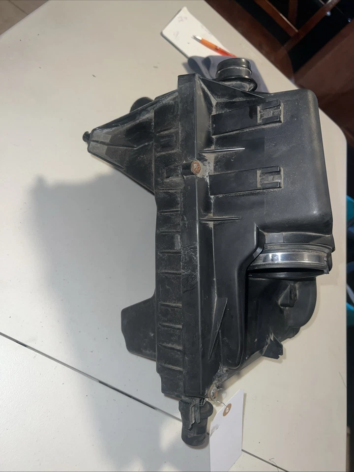 12 BUICK REGAL Air Cleaner Box - Image 3 of 4