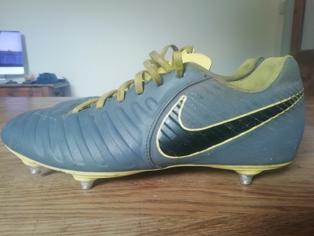 rebel football boots