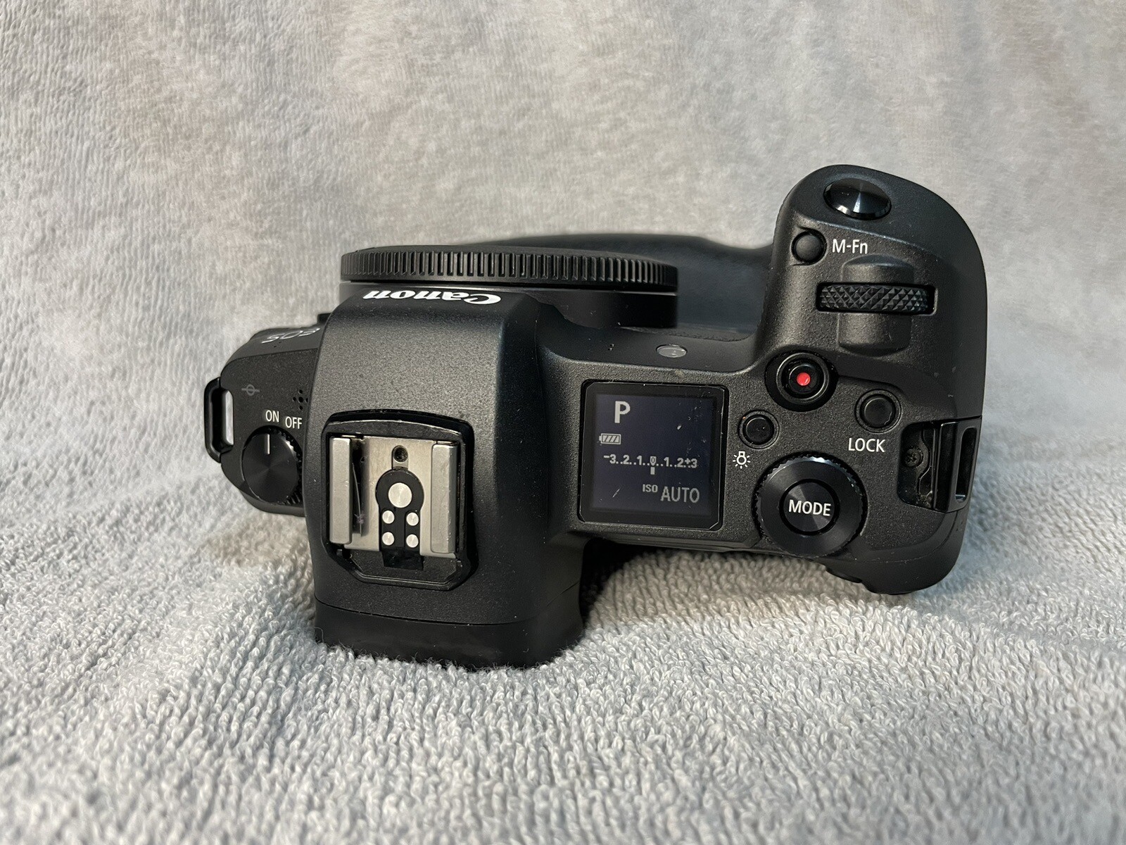 Canon EOS R 30.3MP Mirrorless Digital Camera Black (Body And Grip