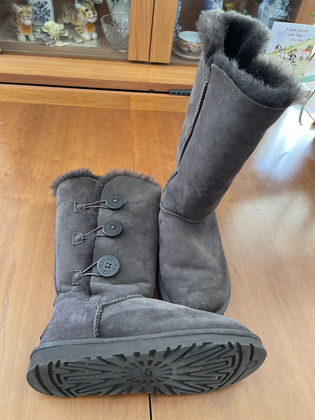 Ugg EUC Brown Suede Shearling Lined  Bailey Tripl… - image 1