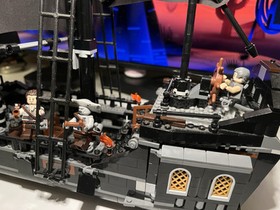 LEGO Pirates of the Caribbean: The Black Pearl (4184) Incomplete W/ Manuals