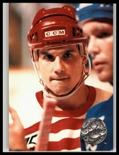 1991-92 Pro Set Platinum #32 Steve Yzerman