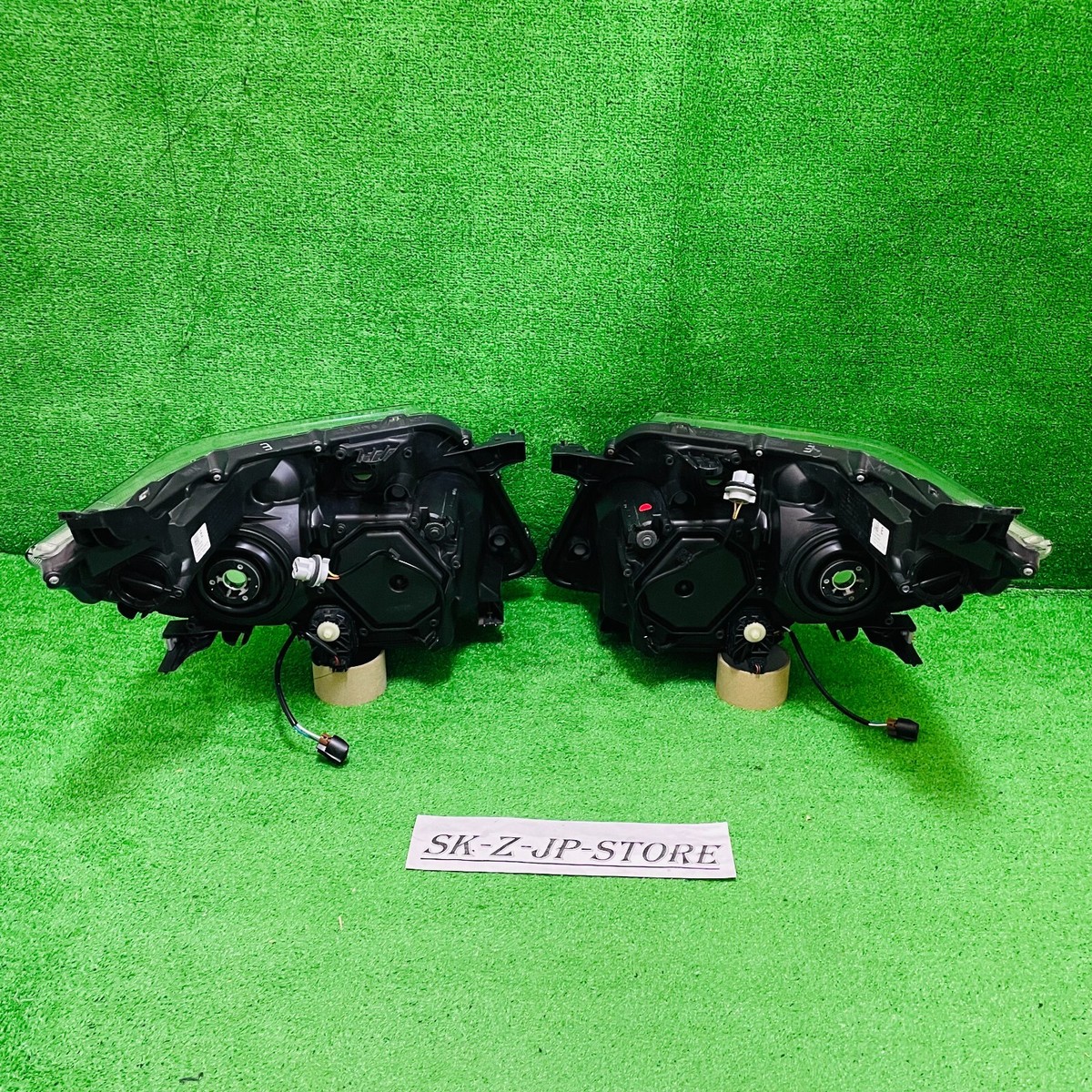 TOYOTA Genuine NOAH ESQURIE ZRR80 ZRR85 ZWR80 LED Headlight Lamps