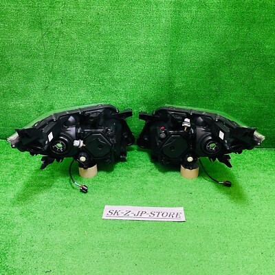 TOYOTA Genuine NOAH ESQURIE ZRR80 ZRR85 ZWR80 LED Headlight Lamps