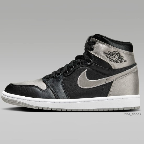 Nike Womens Air Jordan 1 Retro High OG (FD4810-010) Доставлены в ускоренном порядке