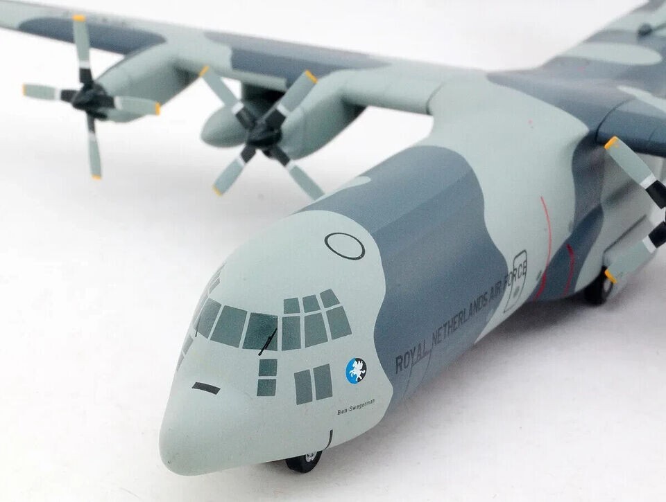 1:200 Hogan RNLAF Lockheed C-130 Military Aeroplane Diecast Plane