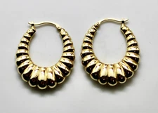 Beautiful Ladies 14K Yellow Gold Sea Shell Shaped Hoop Earrings, 2.6 Grams